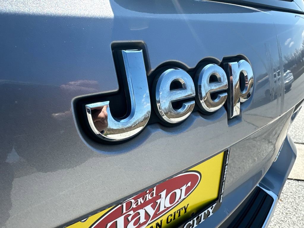 Used 2019 Jeep Grand Cherokee Limited image 38