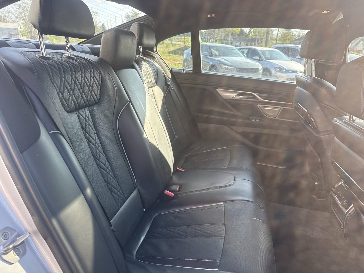 Used 2017 BMW 750i xDrive AWD/4WD image 18