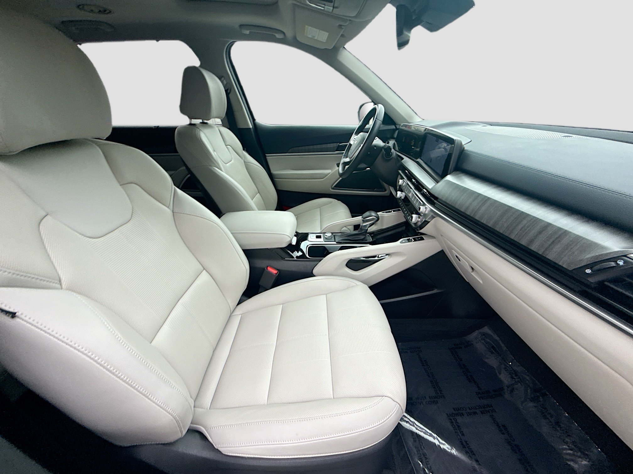 Used 2025 Kia Telluride EX w/ EX Captain's Chair Package FWD image 32