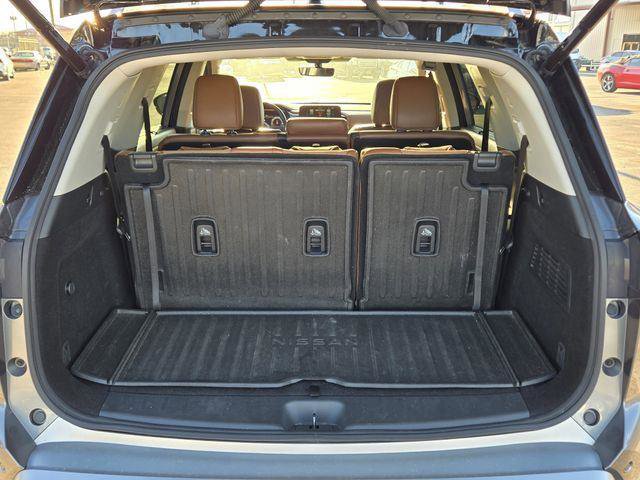 Used 2023 Nissan Pathfinder Platinum w/ Cargo Package FWD image 10