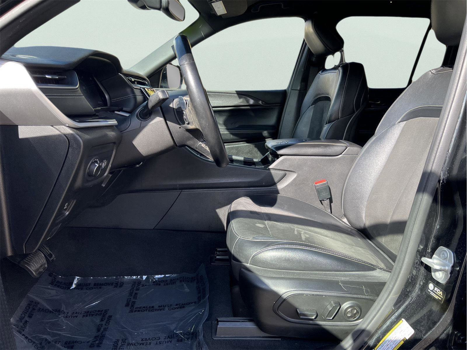 Used 2022 Jeep Grand Cherokee Altitude image 10