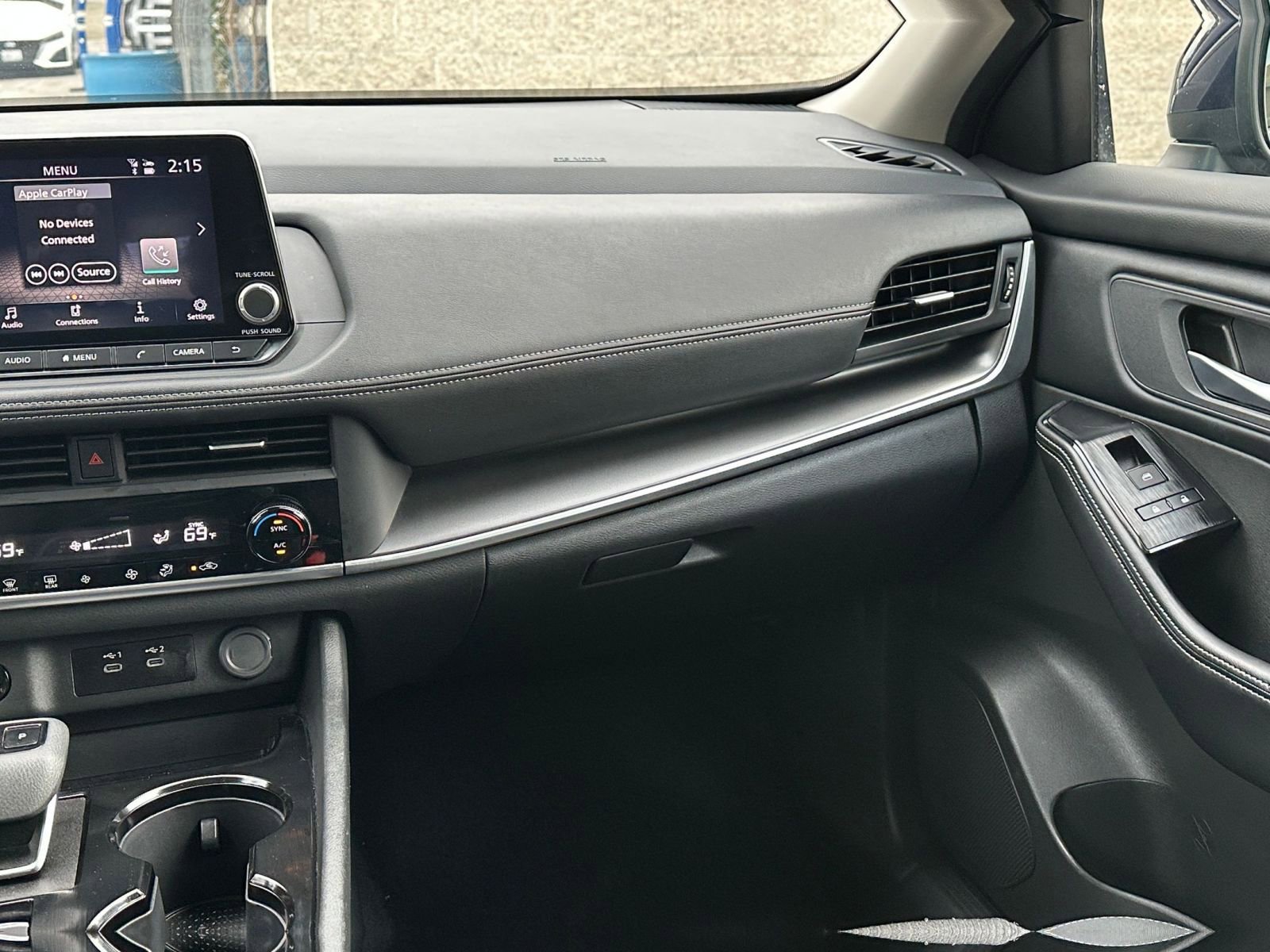 Used 2025 Nissan Rogue SV image 35