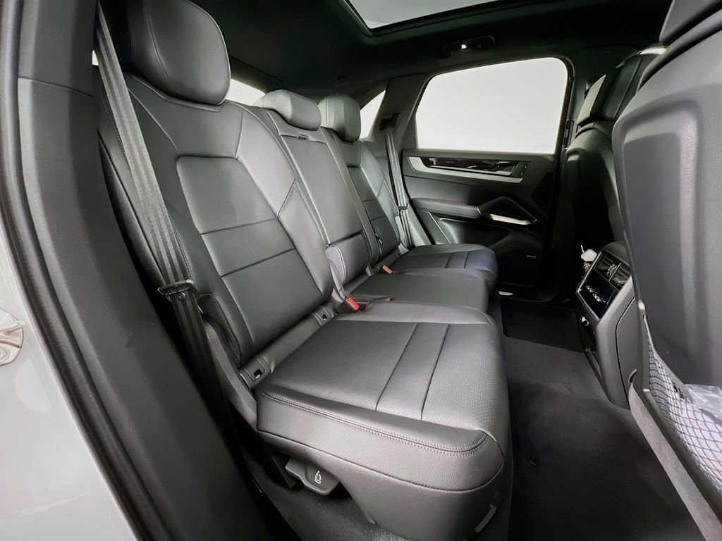 New 2026 Porsche Cayenne image 29