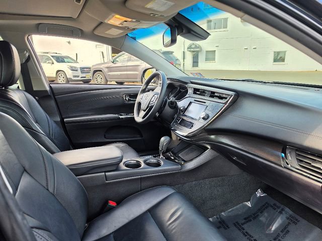 Used 2018 Toyota Avalon XLE Premium w/ All Weather Liner Package FWD image 11