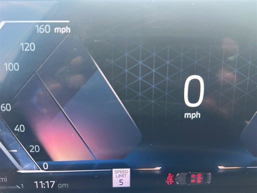 Used 2025 BMW 330i Sedan w/ Premium Package RWD image 17
