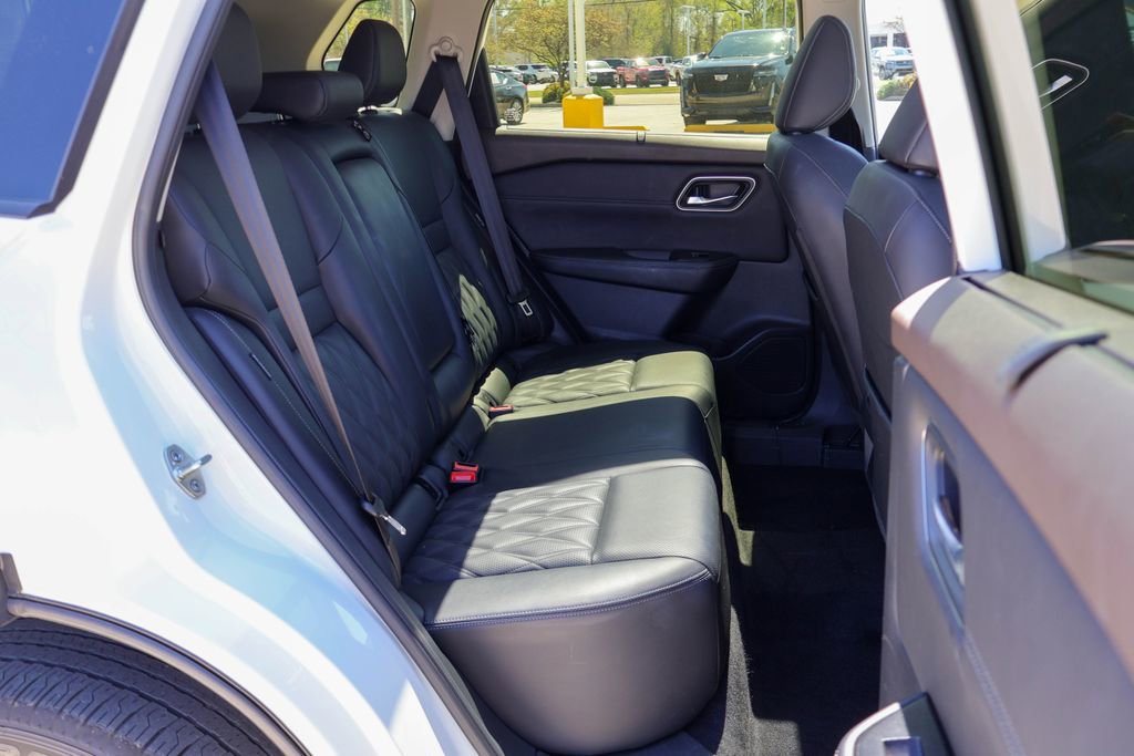 Used 2023 Nissan Rogue Platinum image 10