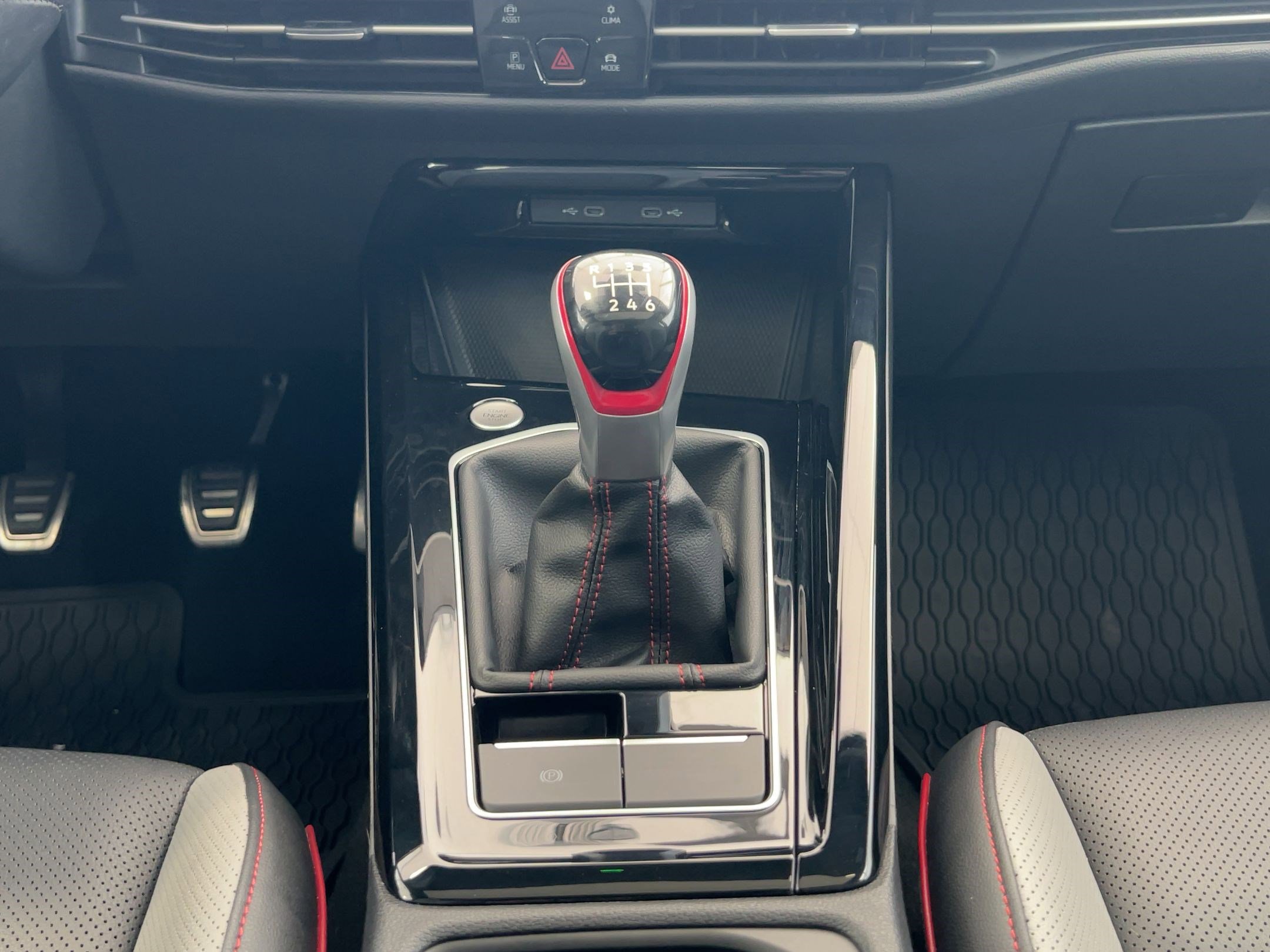 Certified 2024 Volkswagen GTI SE image 19