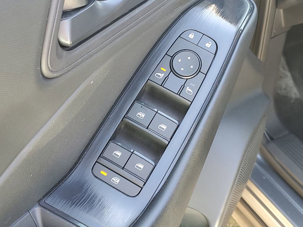 Used 2024 Nissan Rogue S image 9