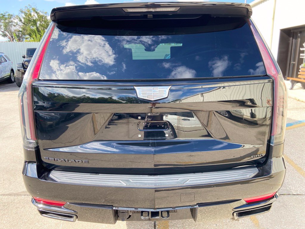 Used 2023 Cadillac Escalade Sport Platinum w/ LPO, ONYX Package AWD/4WD image 4
