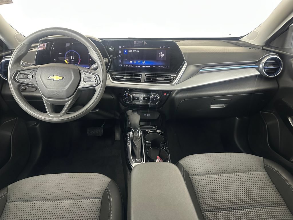 Used 2024 Chevrolet Trax LT FWD image 10