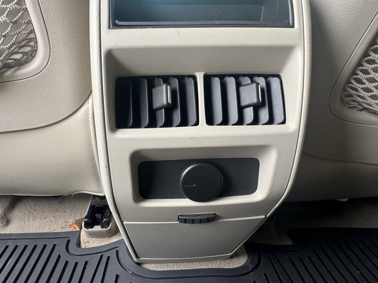 Used 2011 Cadillac SRX Luxury FWD image 18