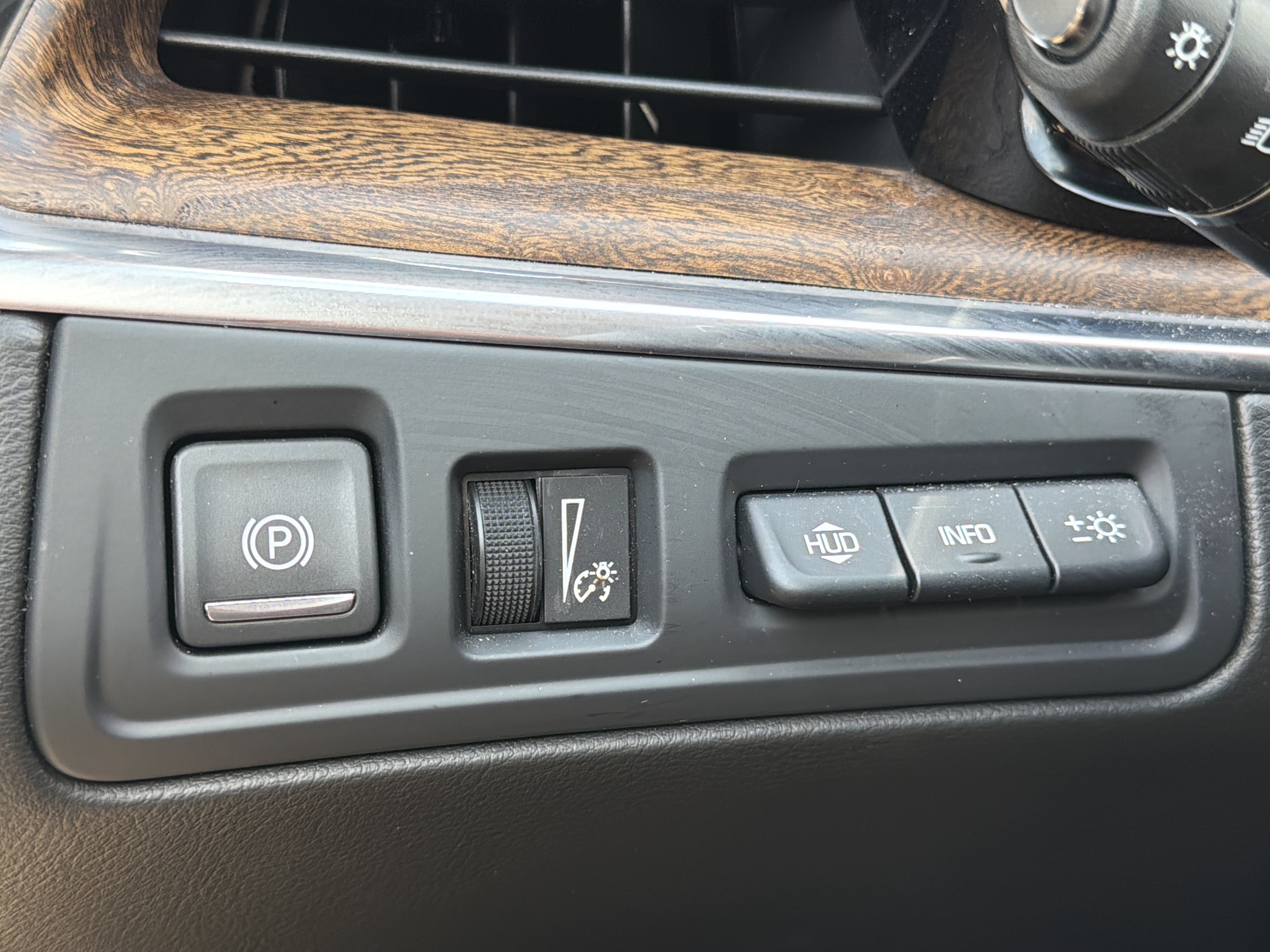 Used 2024 Cadillac XT5 Sportv w/ Platinum Package AWD/4WD image 13