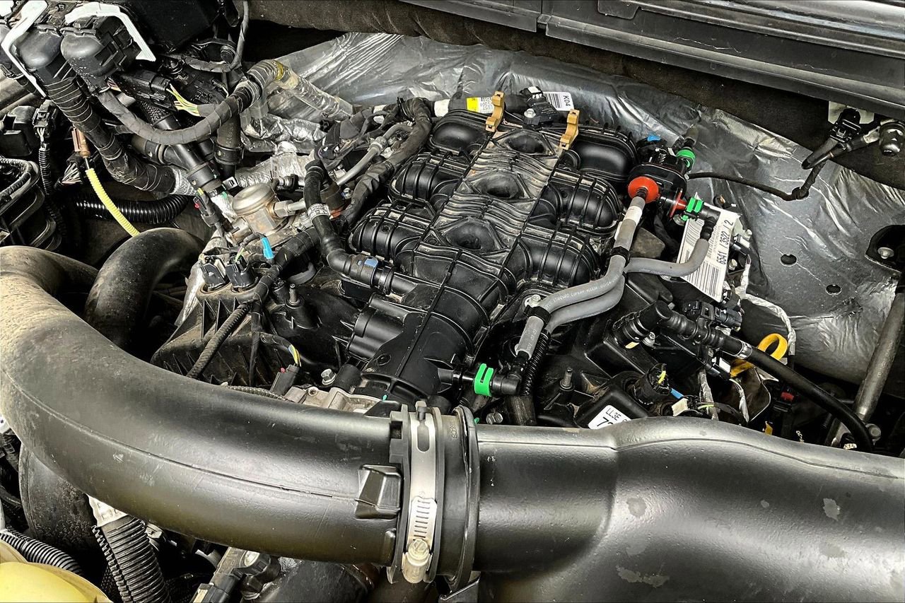 Used 2021 Ford Expedition Max Limited image 32