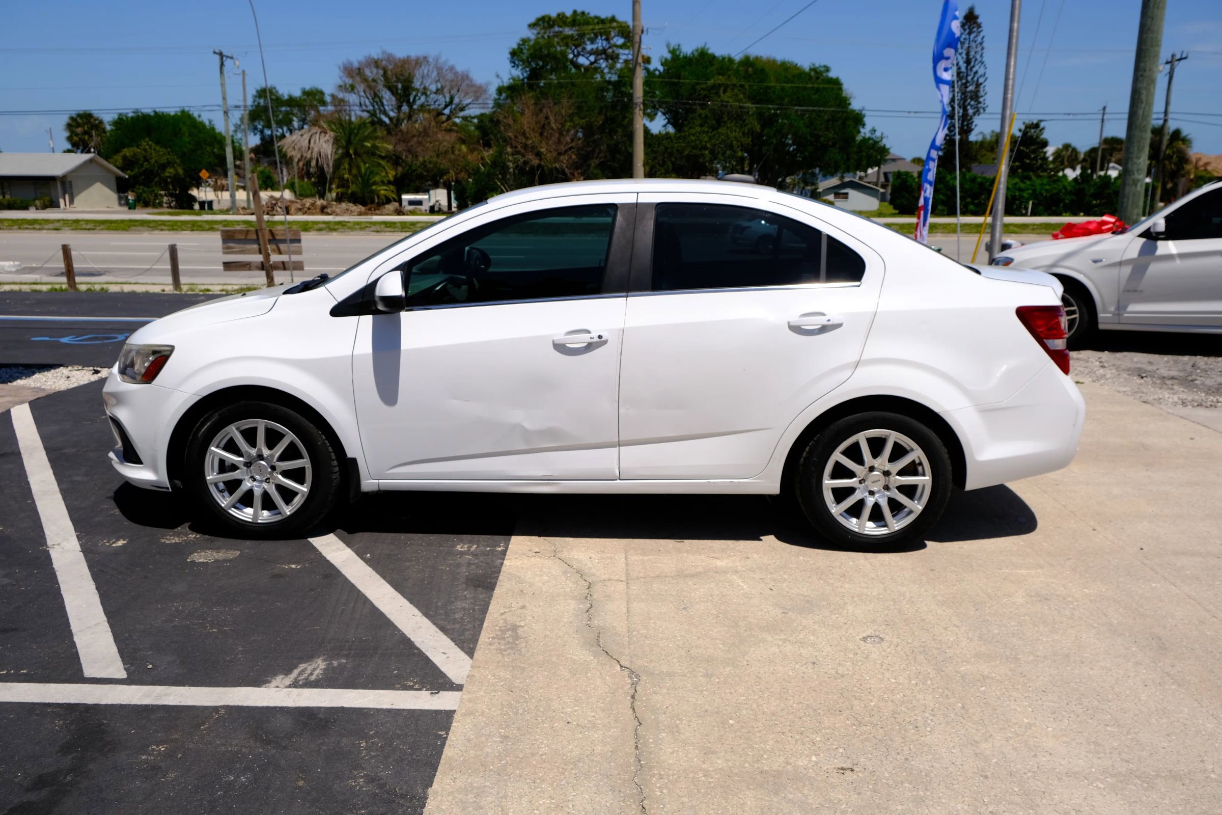 Used 2018 Chevrolet Sonic Premier w/ Driver Confidence Package FWD image 3