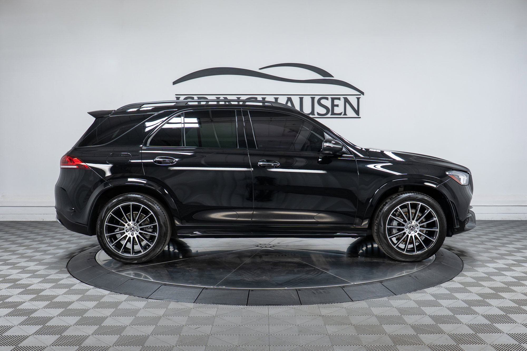 Certified 2022 Mercedes-Benz GLE 350 4MATIC w/ AMG Line Exterior image 4