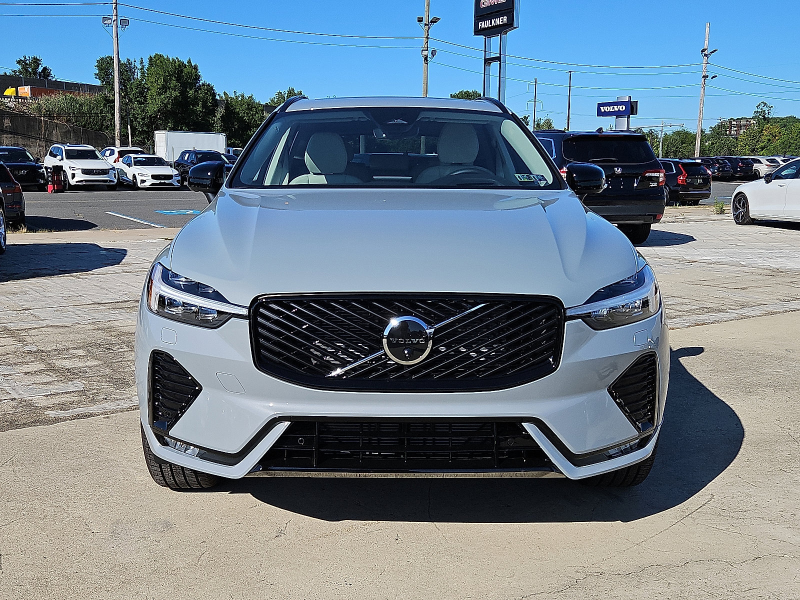 New 2026 Volvo XC60 B5 Ultra w/ Protection Package Premier AWD/4WD image 2