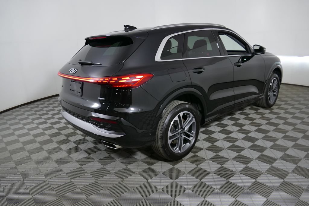 Certified 2025 Audi Q5 Premium w/ Convenience Package AWD/4WD image 5