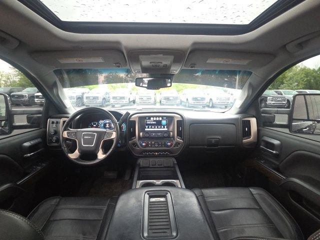 Used 2017 GMC Sierra 2500 Denali w/ Duramax Plus Package AWD/4WD image 18