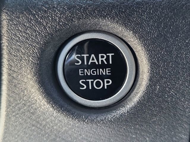 Used 2025 Nissan Frontier SV image 15