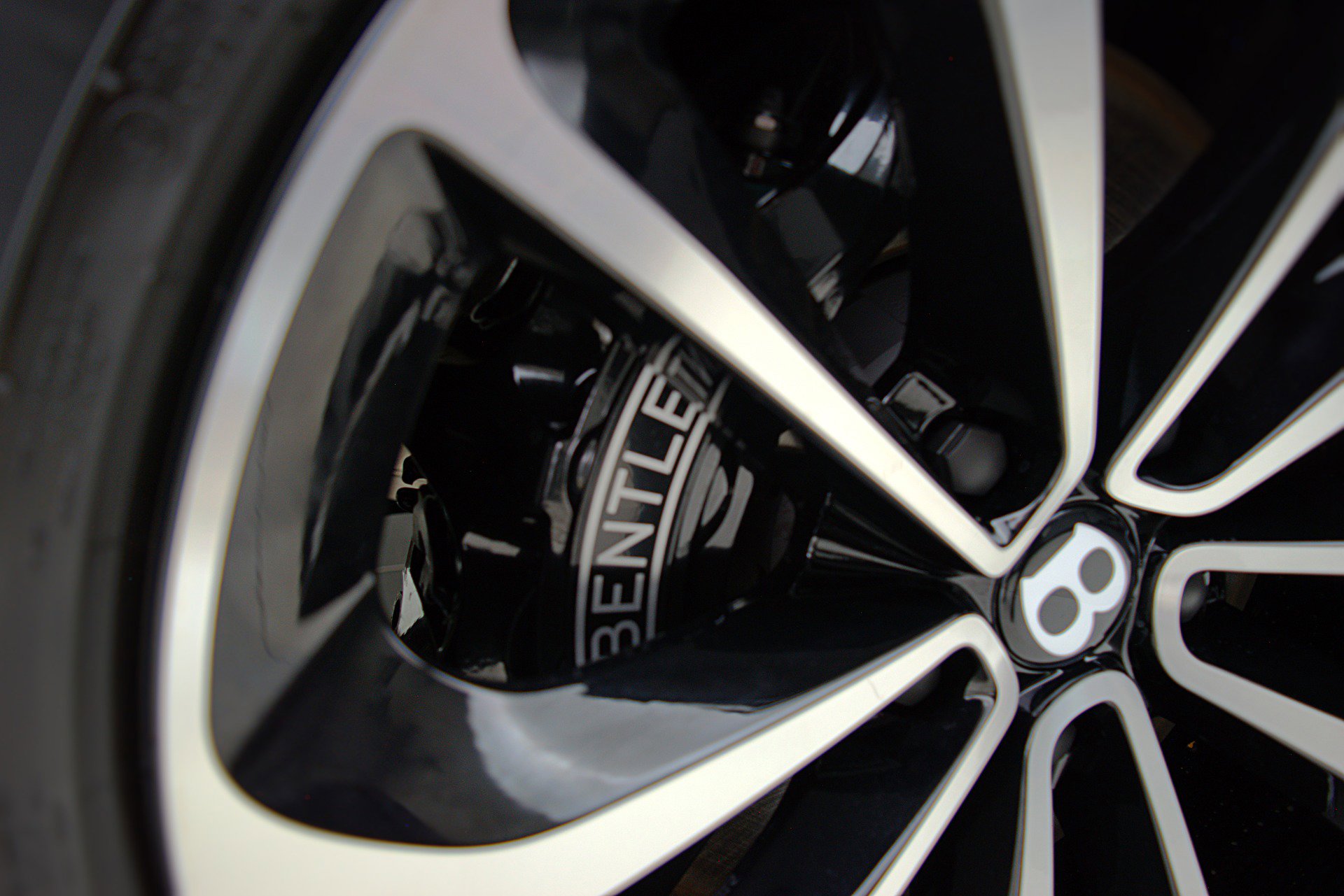 Used 2023 Bentley Bentayga Extended Wheelbase image 51