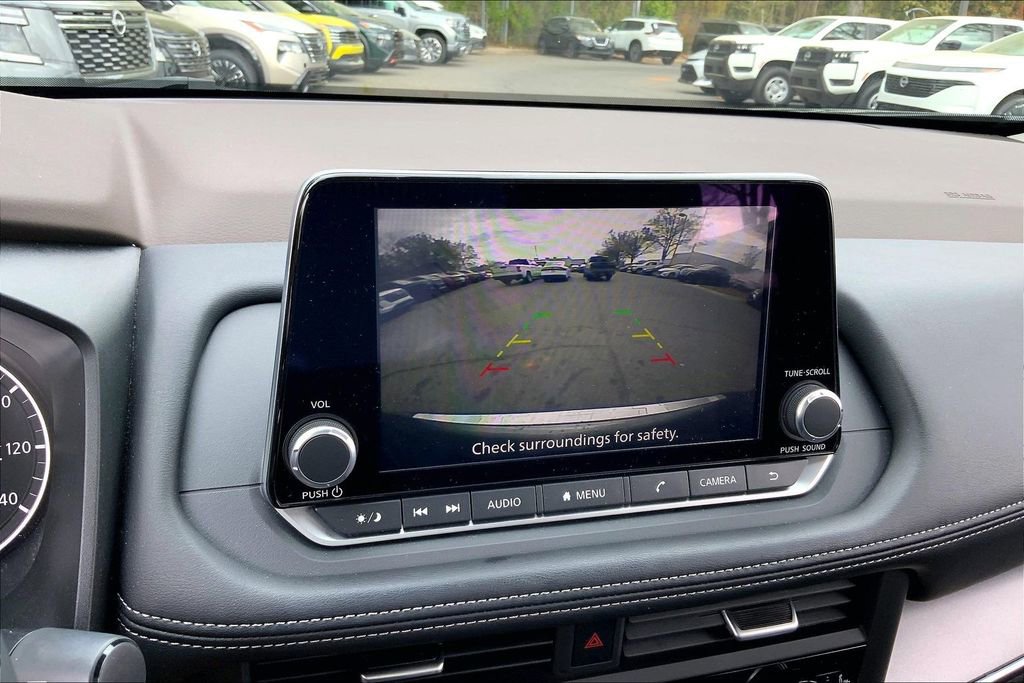 Used 2023 Nissan Rogue SV w/ SV Premium B Package image 11