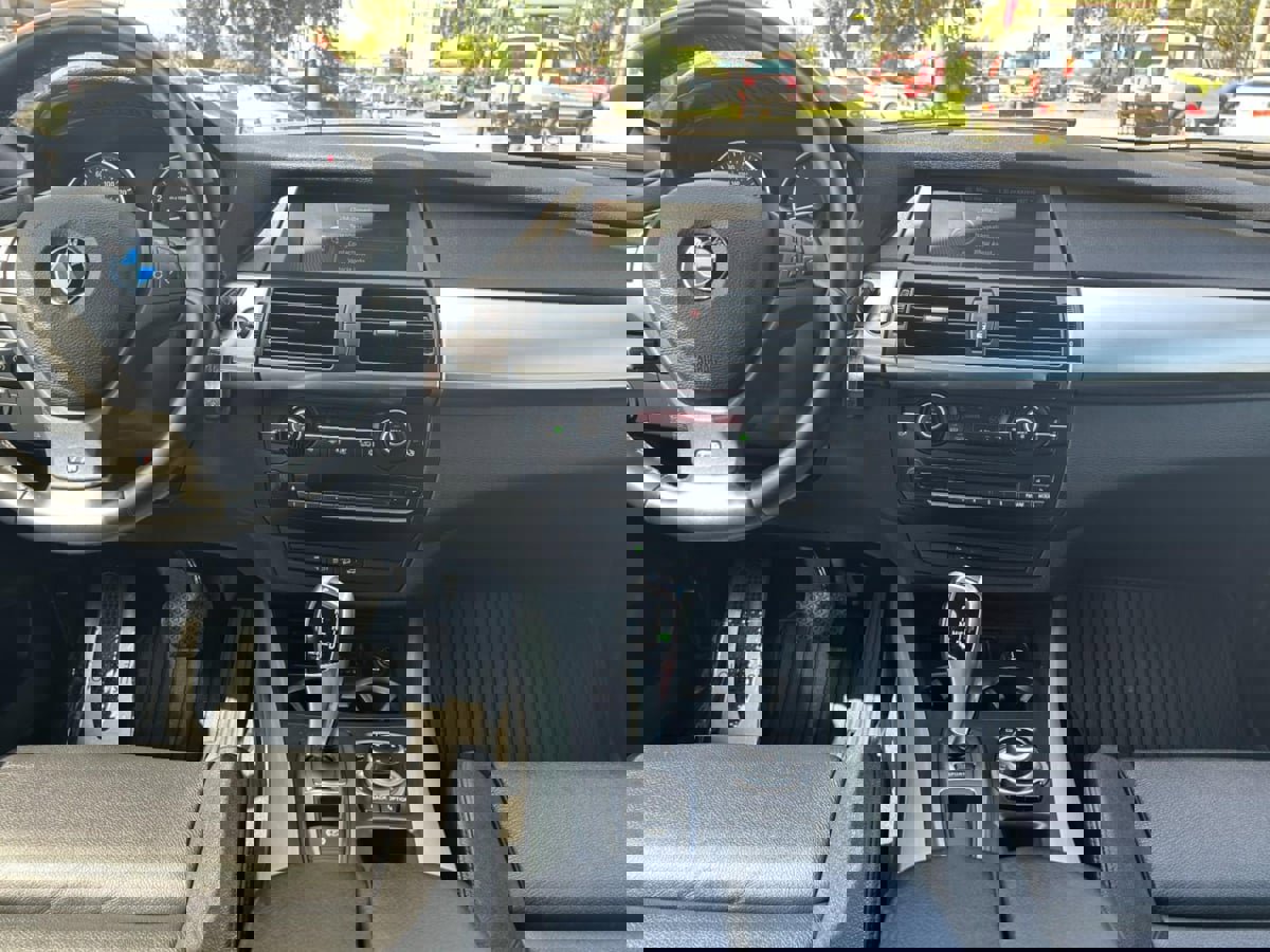 Used 2011 BMW X5 xDrive50i image 29