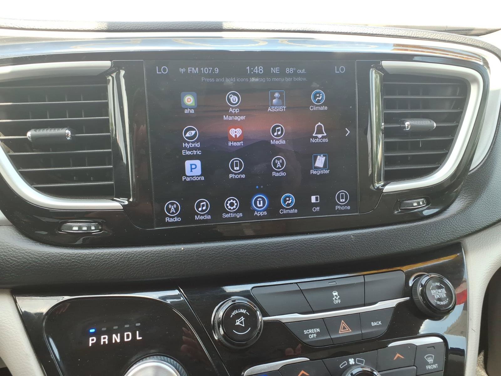 Used 2017 Chrysler Pacifica Touring Plus FWD image 12