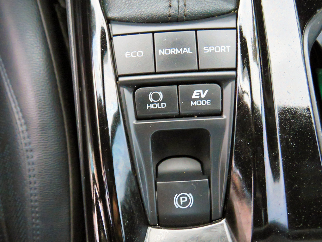 Used 2025 Toyota Camry XSE image 33