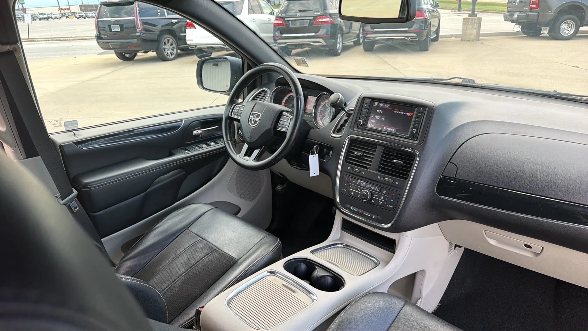 Used 2019 Dodge Grand Caravan SXT w/ Driver Convenience Group FWD image 79