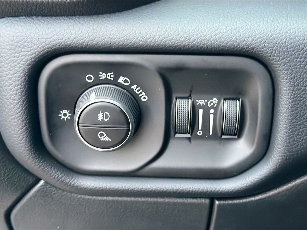 New 2026 RAM 2500 Laramie w/ Sport Appearance Package image 33