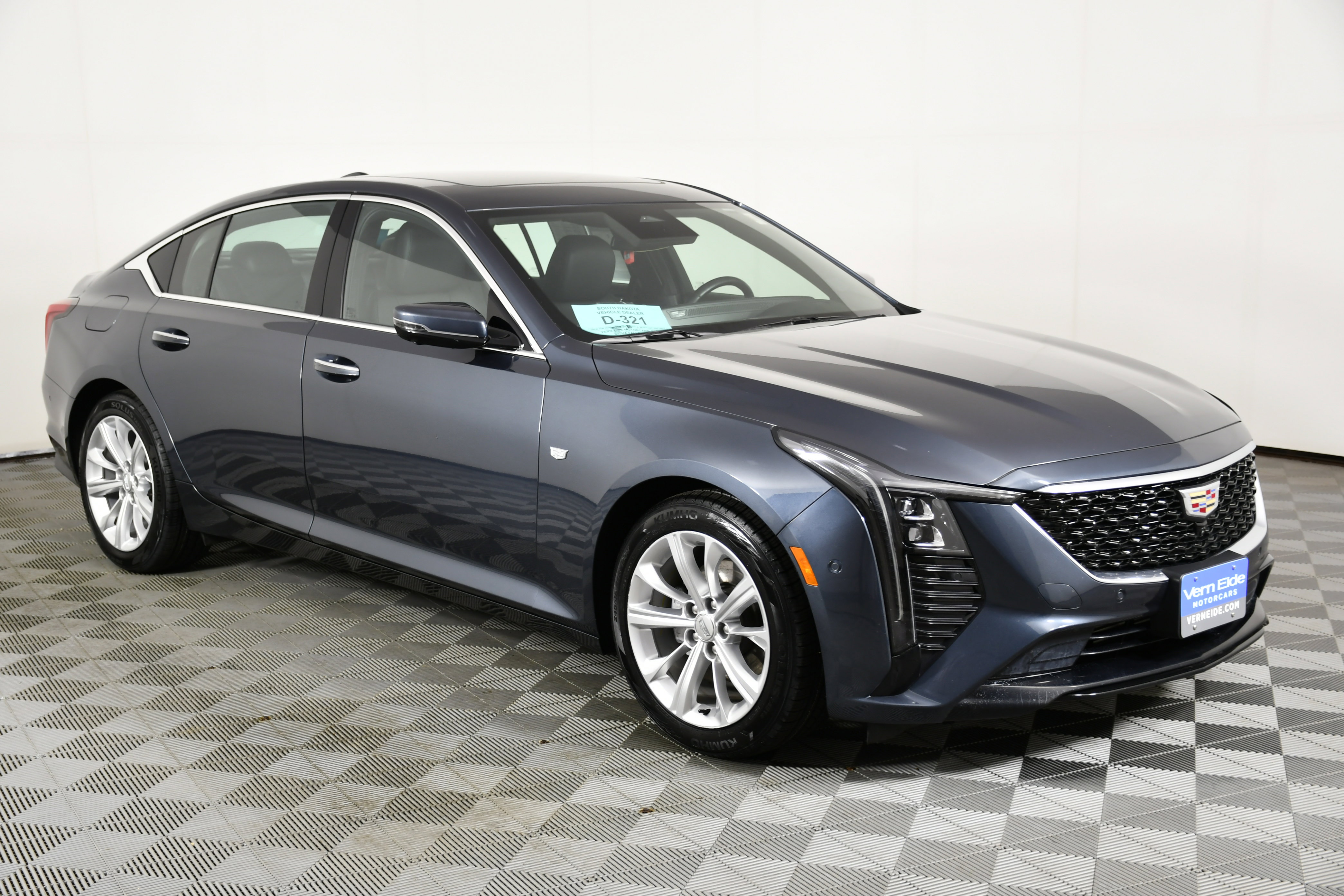 Used 2025 Cadillac CT5 Premium Luxury image 4