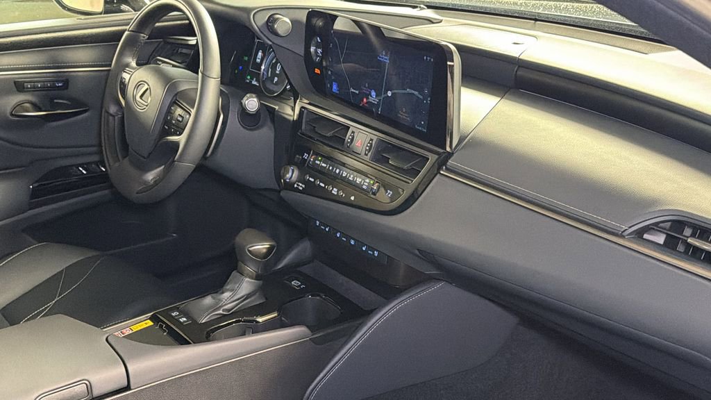 Certified 2025 Lexus ES 300h w/ Luxury Package FWD image 11