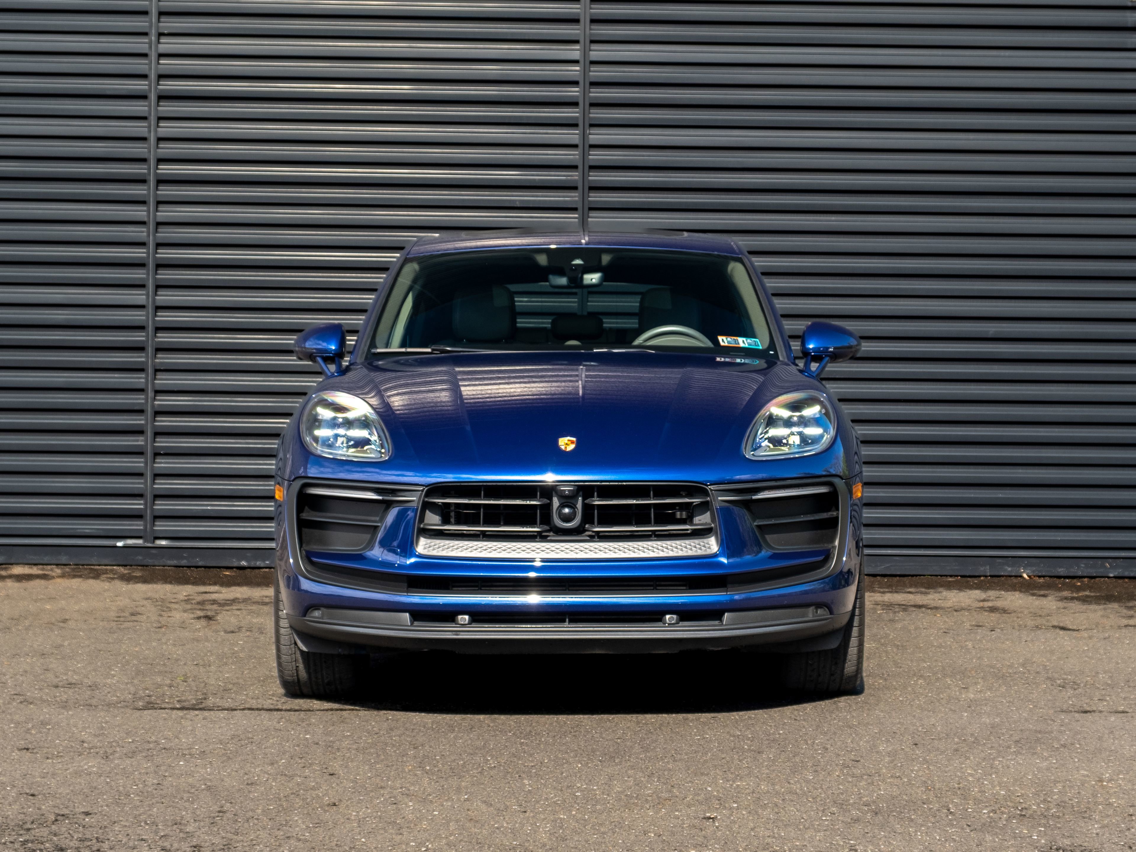 Certified 2023 Porsche Macan AWD/4WD image 11