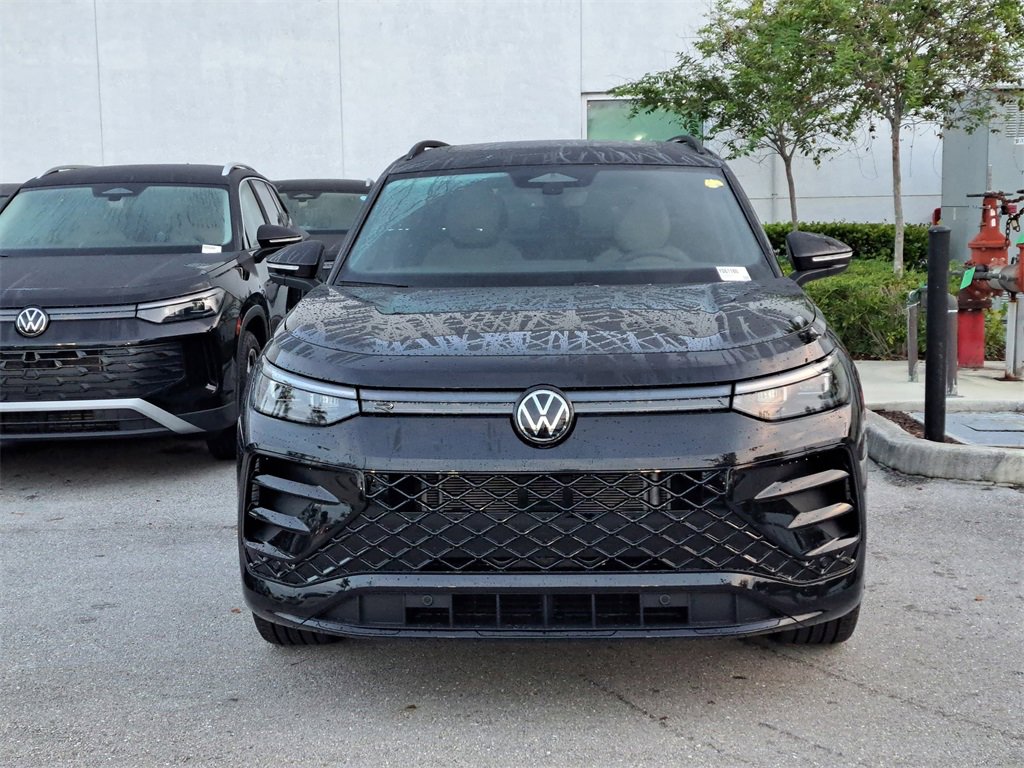 New 2026 Volkswagen Tiguan SE R-Line image 2