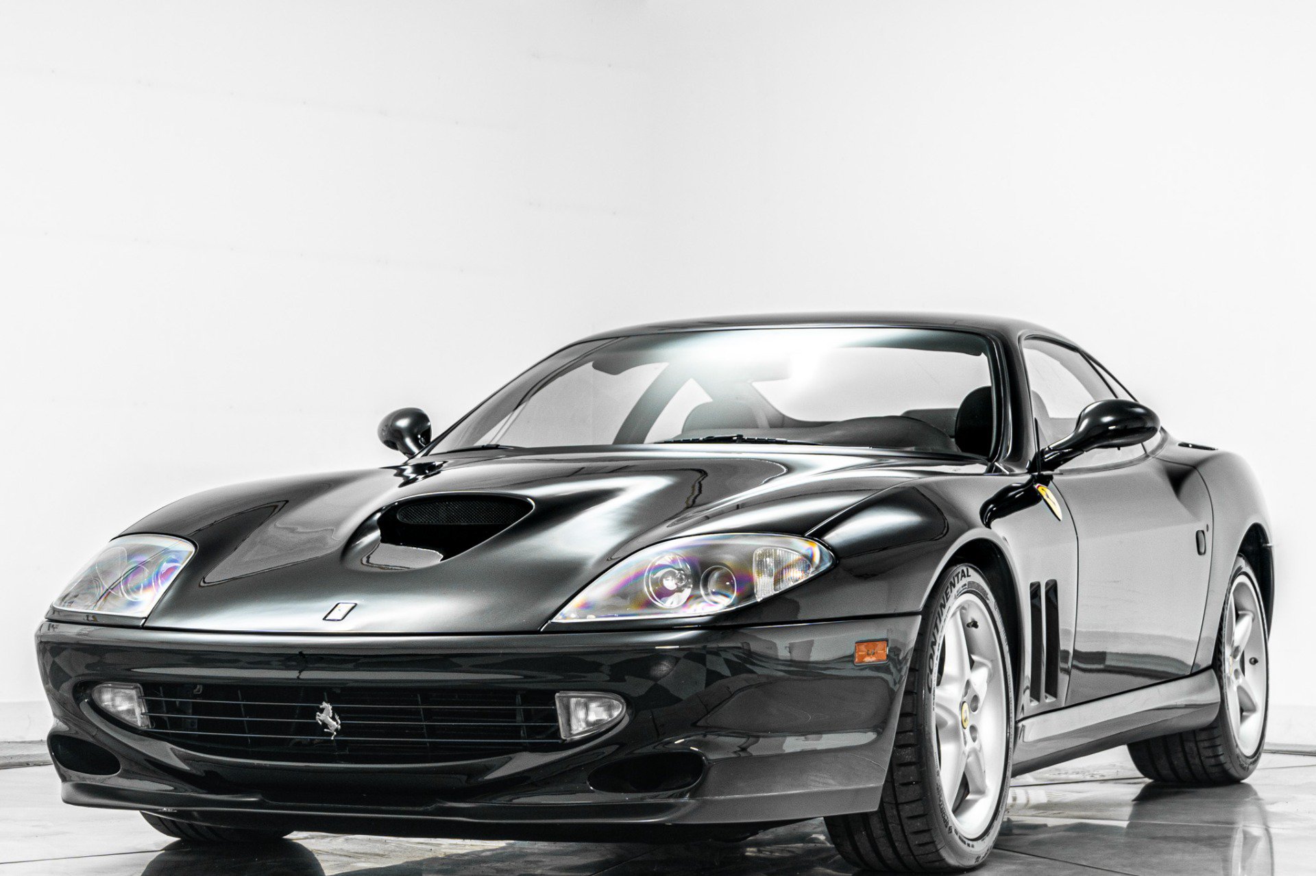 Used 1998 Ferrari 550 Maranello Coupe RWD image 5