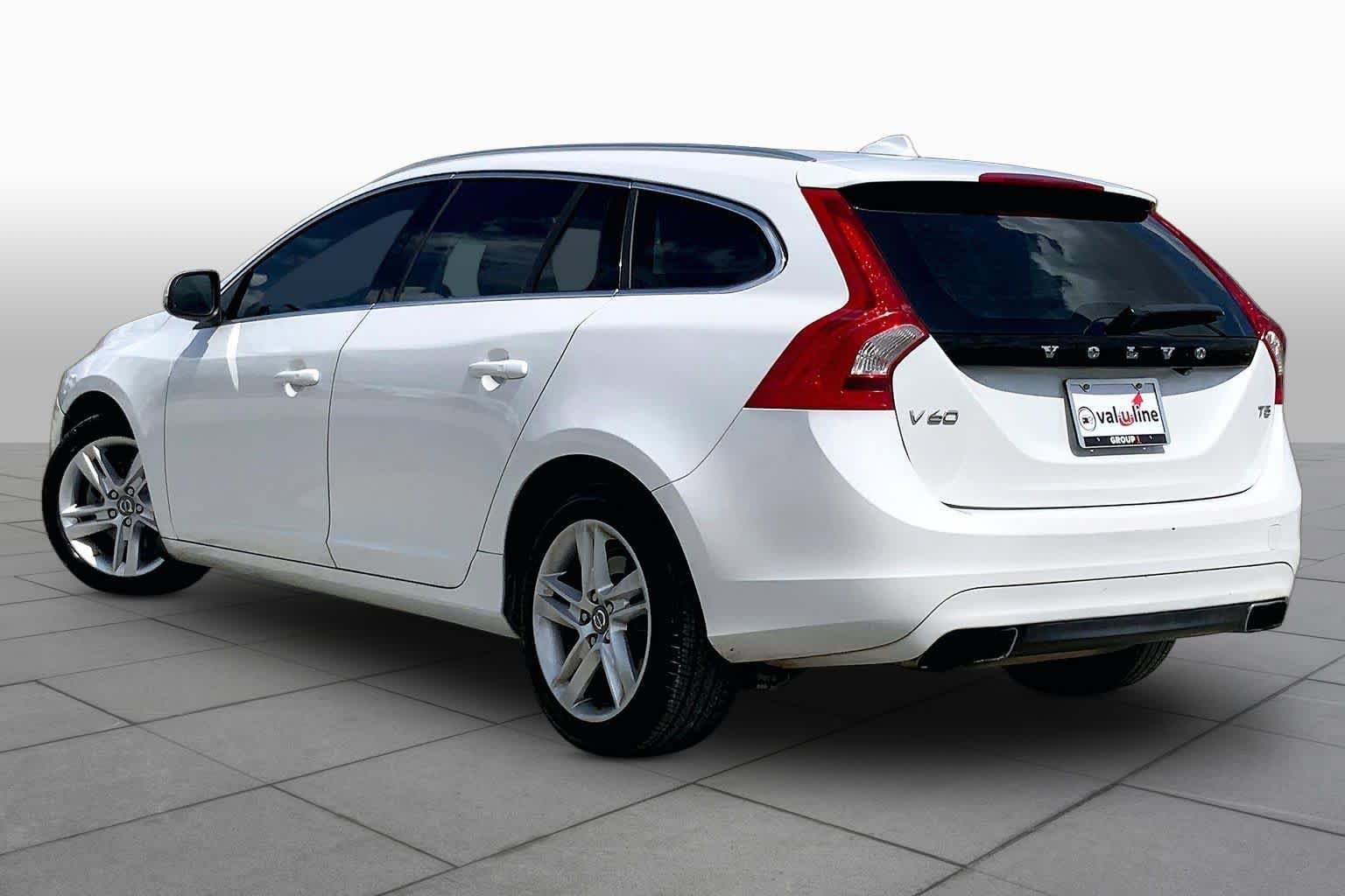 Used 2015 Volvo V60 T5 Platinum FWD image 12