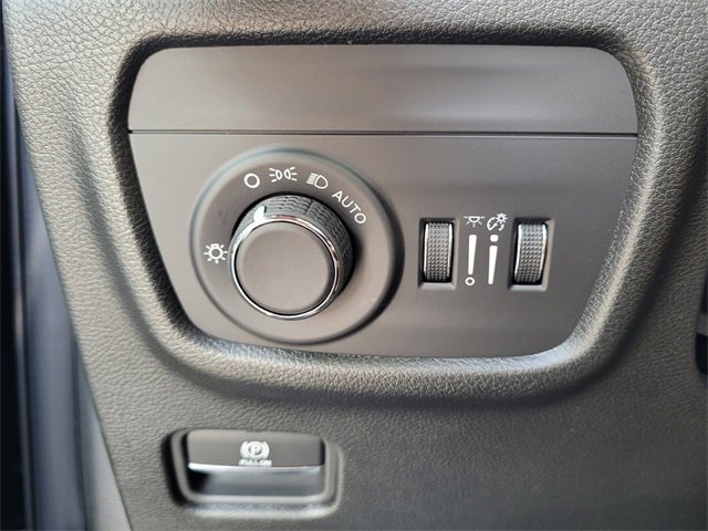 Used 2025 Jeep Grand Cherokee Altitude image 21