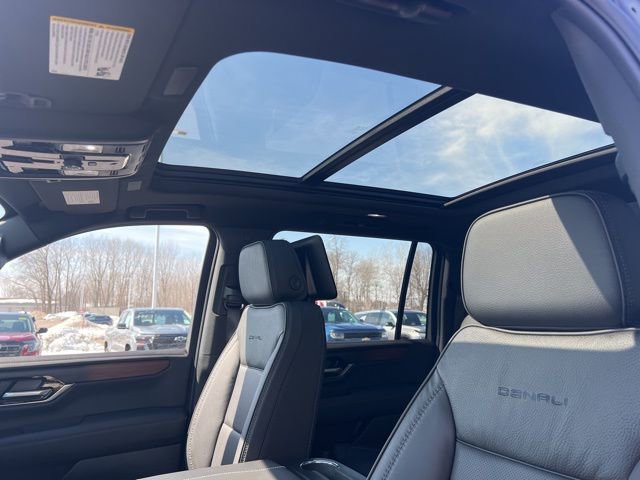 Used 2026 GMC Yukon XL Denali w/ Denali Reserve Package image 12