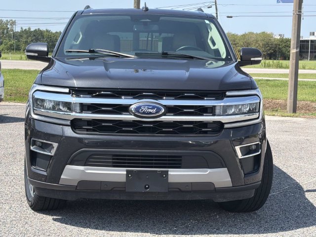 Used 2023 Ford Expedition Limited RWD image 4