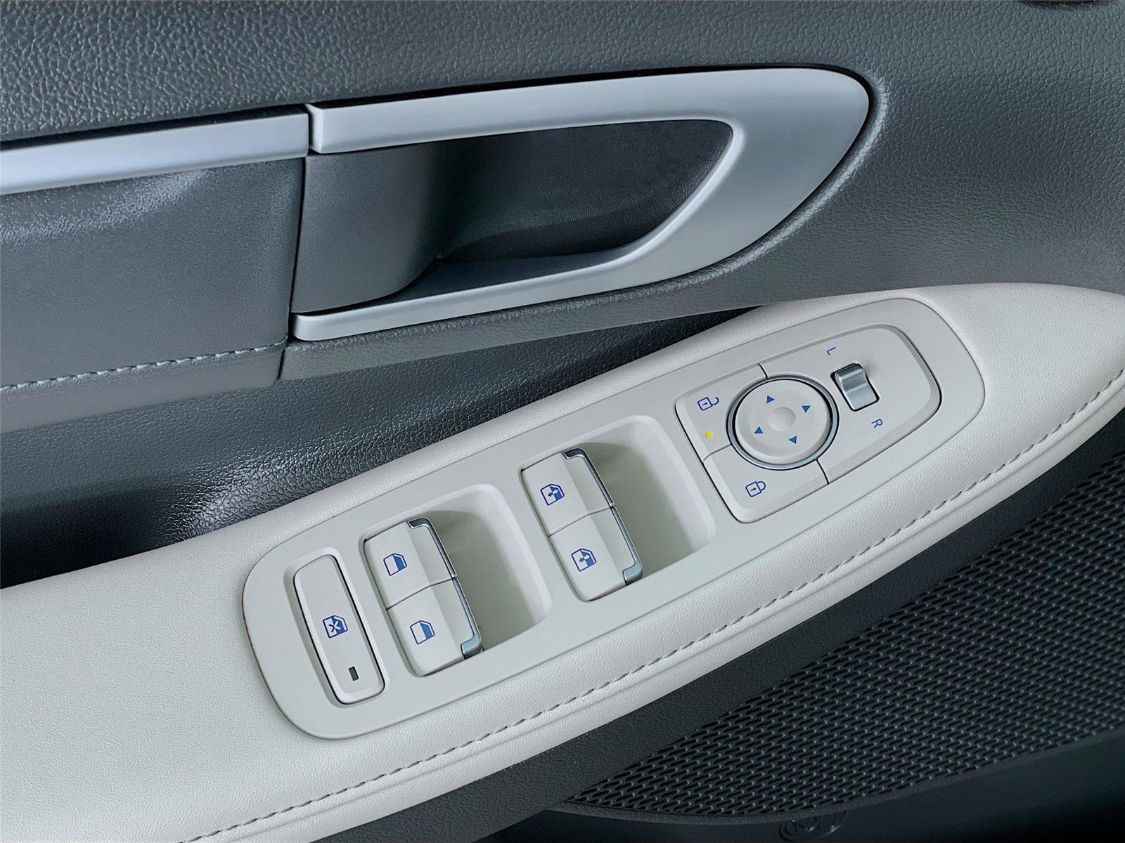 Used 2025 Hyundai Sonata Limited image 22