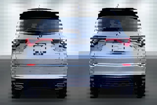 Used 2022 Acura MDX SH-AWD w/ Technology Package image 3