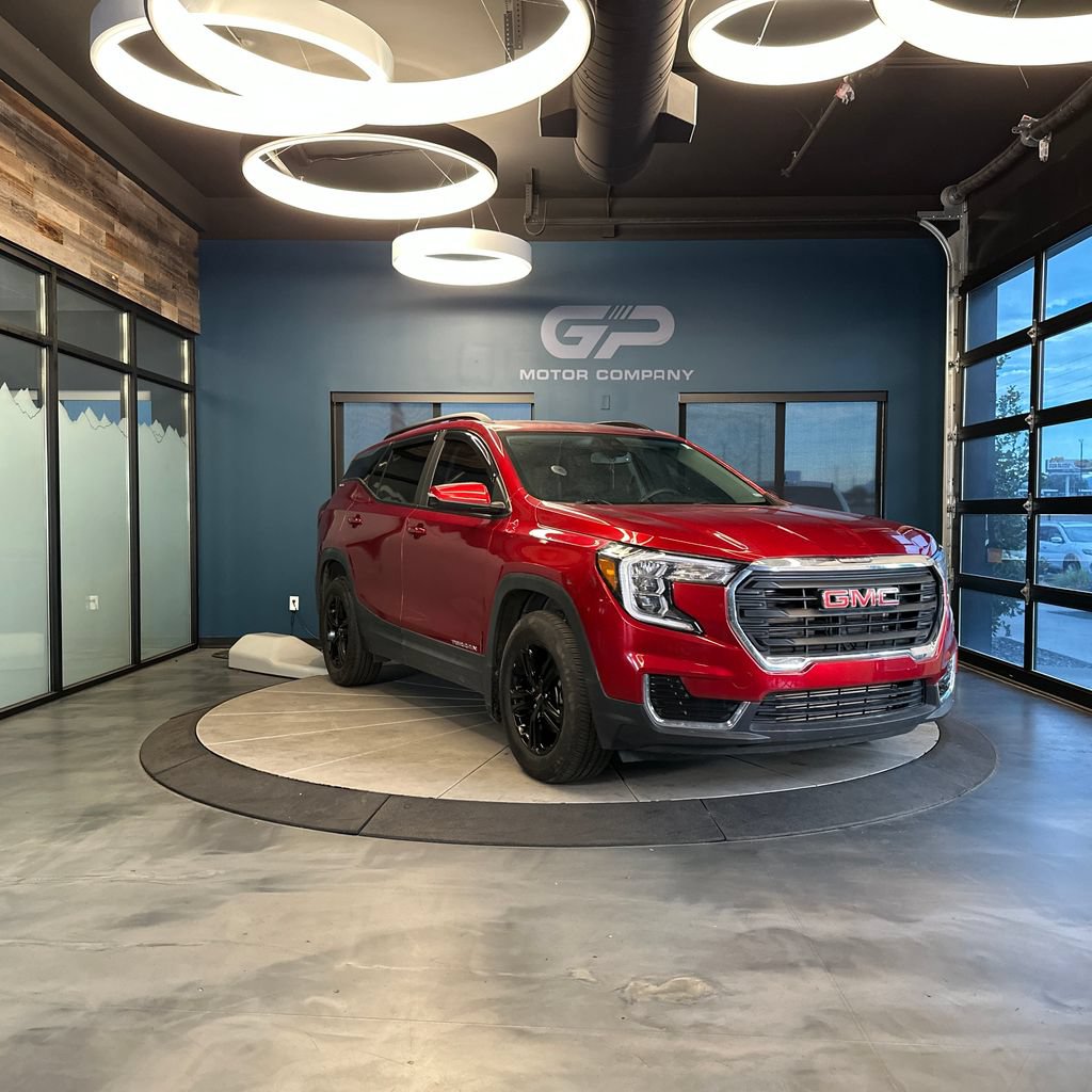 Used 2024 GMC Terrain SLE w/ Driver Convenience Package AWD/4WD image 1