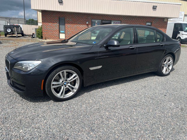 Used 2013 BMW 750Li RWD image 2