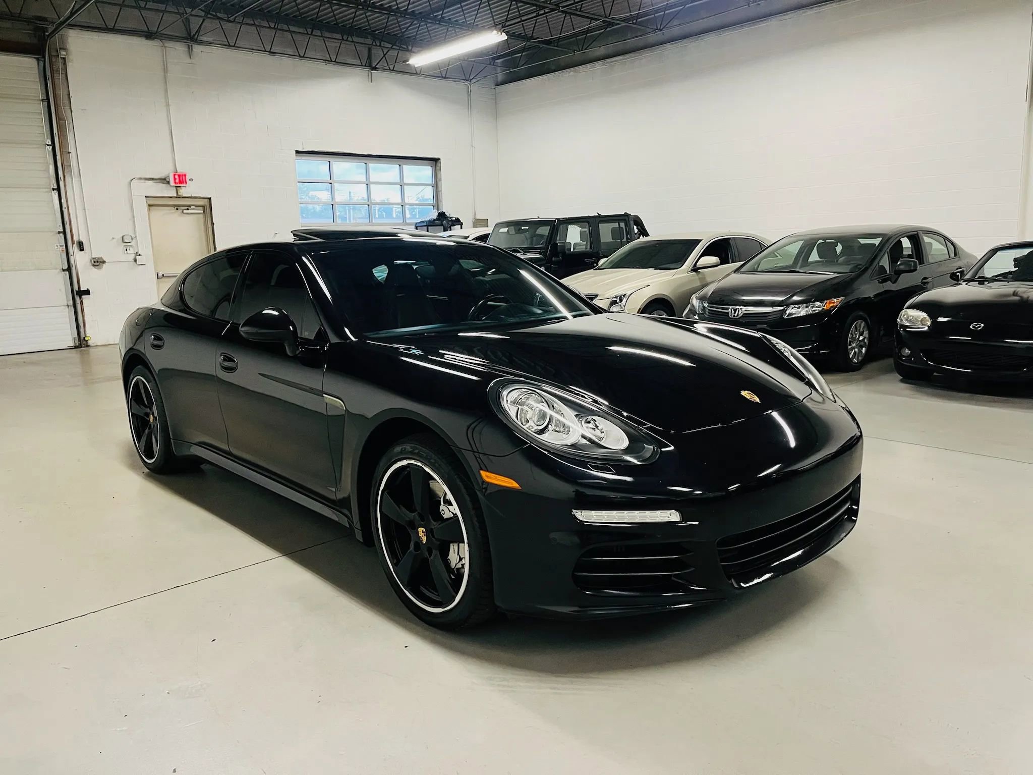 Used 2015 Porsche Panamera S image 3