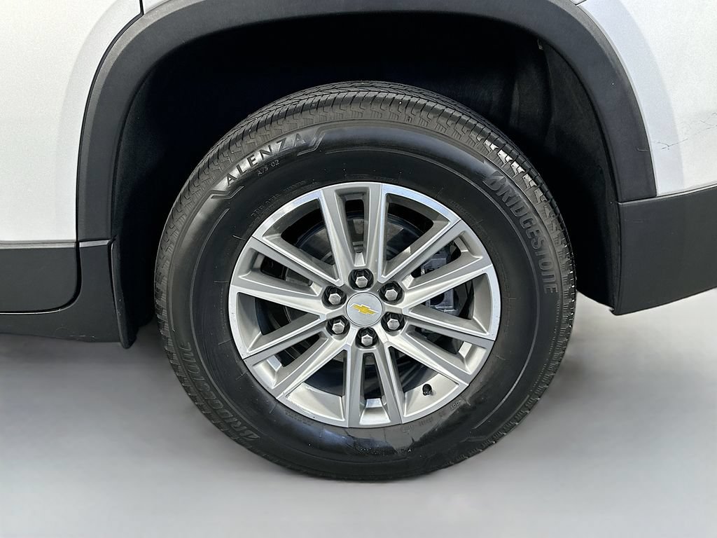 Used 2022 Chevrolet Traverse LT w/ LPO, Cargo Package FWD image 33