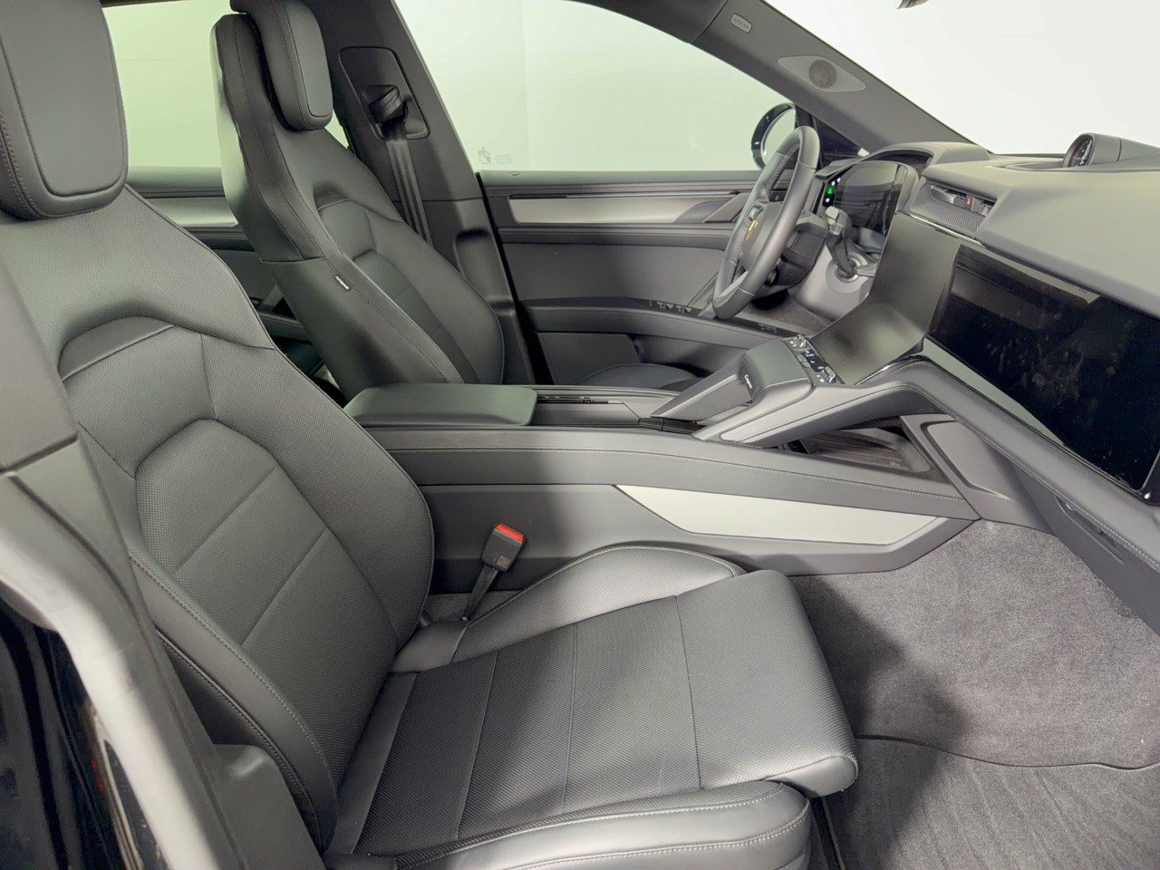 New 2026 Porsche Cayenne Electric AWD/4WD image 30