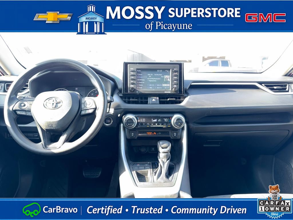 Used 2021 Toyota RAV4 XLE w/ Convenience Package FWD image 16