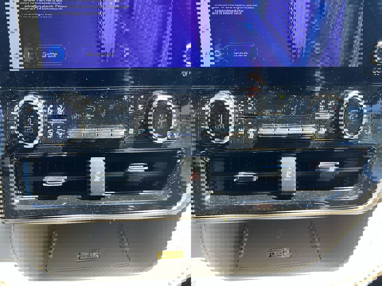 Used 2023 Toyota Highlander Limited image 29