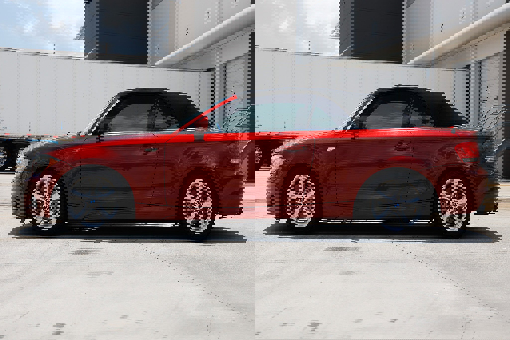 Used 2012 BMW 135i Convertible w/ Premium Pkg RWD image 4