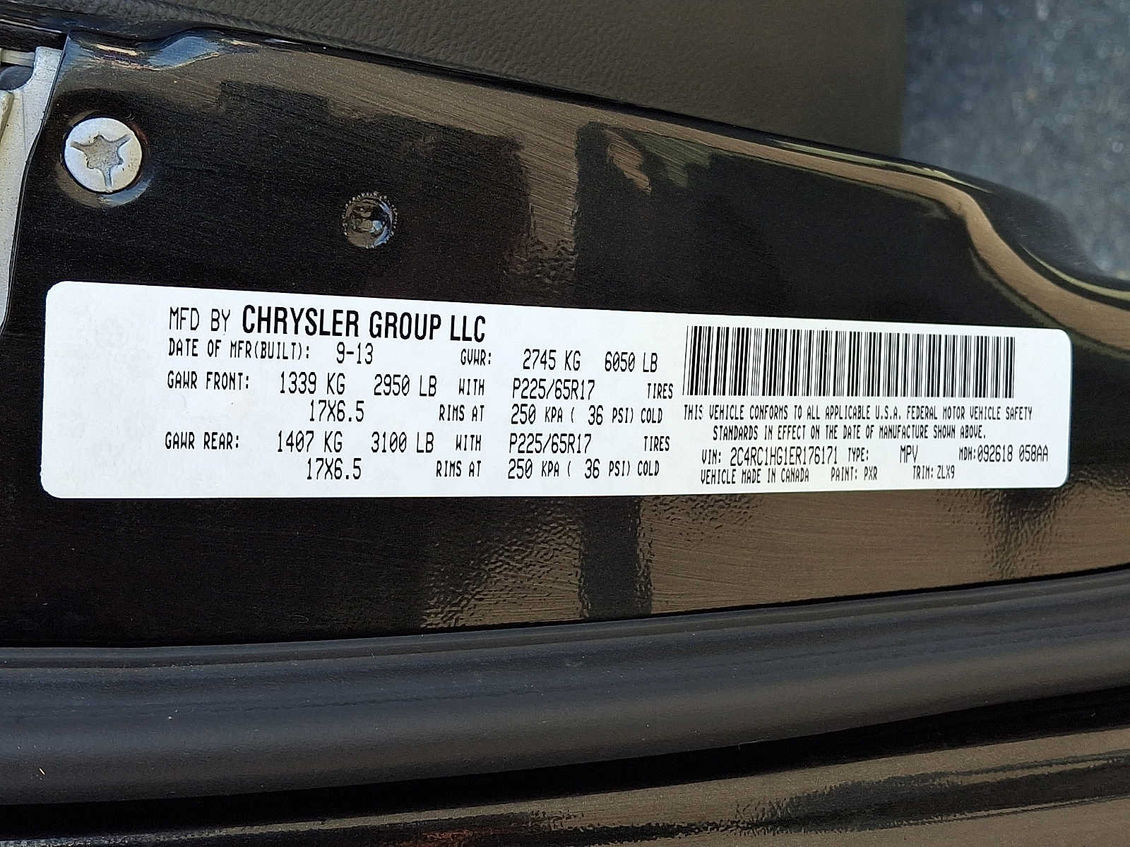 Used 2014 Chrysler Town & Country S FWD image 29